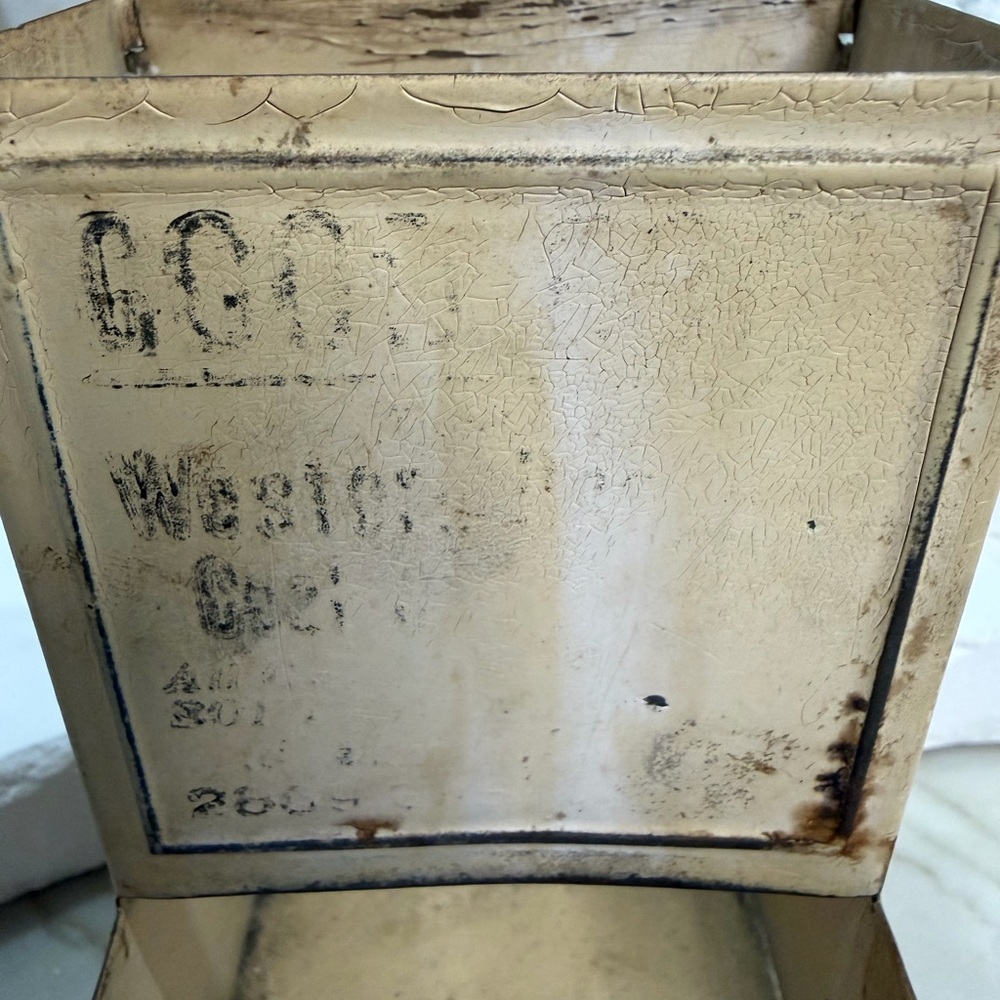 Vintage Industrial Metal Matches Wall Mount Bin Box Rustic Farmhouse Distressed - Picture 8 of 8